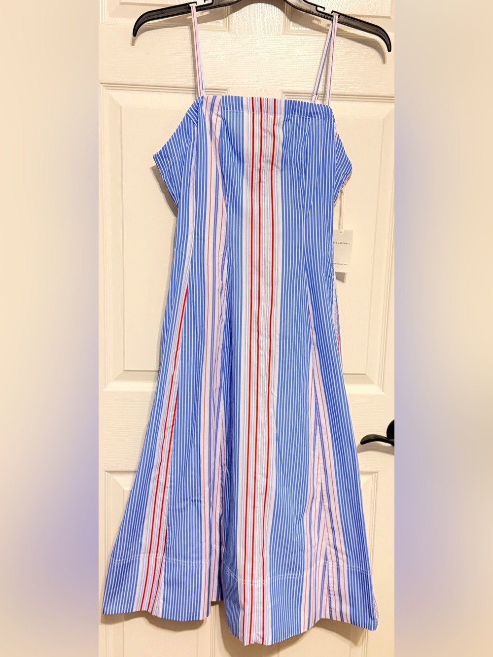 Women’s Striped Dress with Pockets - Picture 2 of 6